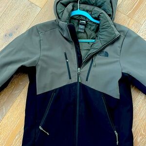 True north face winter coat. Clean and barely used
